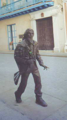estatua del Caballero caminando
